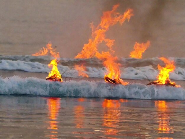 vuur in water