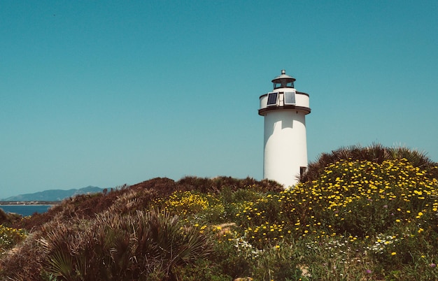 Vuurtoren aan de kust van Sardinië bij Maristella