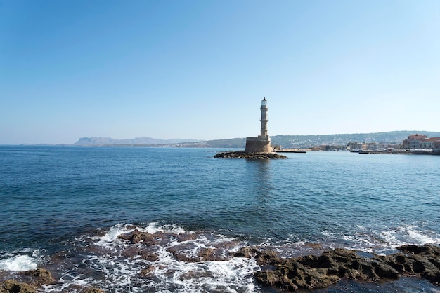 Vuurtoren in de stad Chania Goed zonnig weer