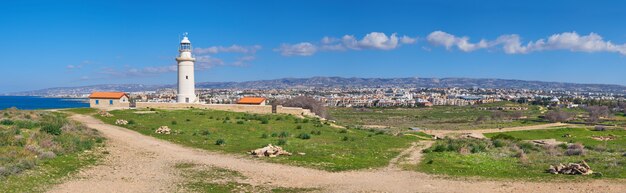 Vuurtoren in Pathos, het eiland van Cyprus, Griekenland, panoramisch beeld