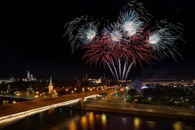 Vuurwerk tijdens het festival van militaire bands