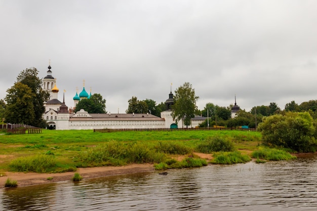 Vvedensky Tolga-klooster in Yaroslavl, Rusland Gouden ring van Rusland