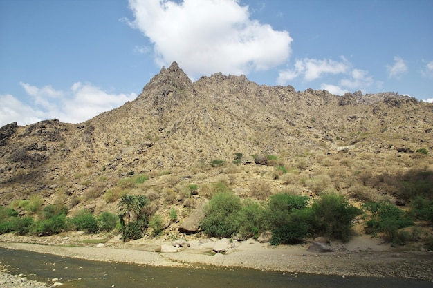 Wadi sara nelle montagne yemen