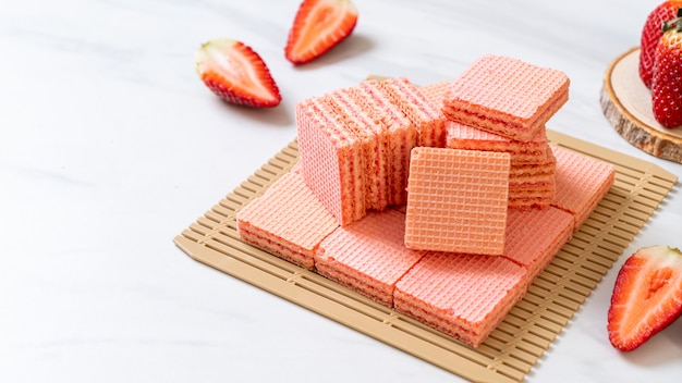 wafel met aardbeienroom