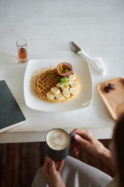 Wafels Met Bananen En Passievruchten