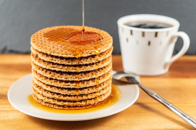 Wafels met hete ahornsiroop