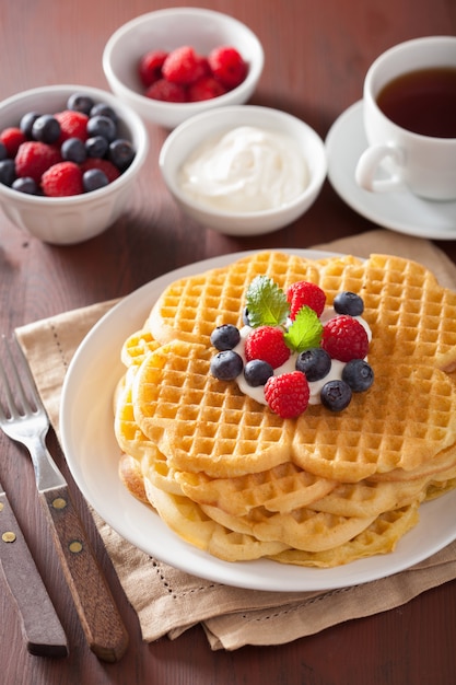 Waffles with creme fraiche and berries 