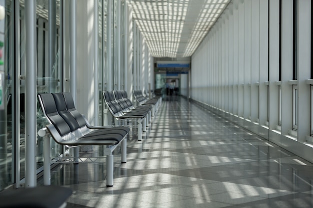 Sala d'attesa per area viaggiatori in aeroporto