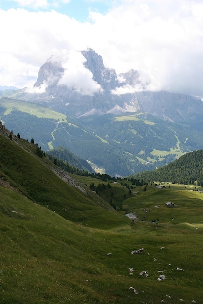 Passeggiata attraverso le dolomiti italiane