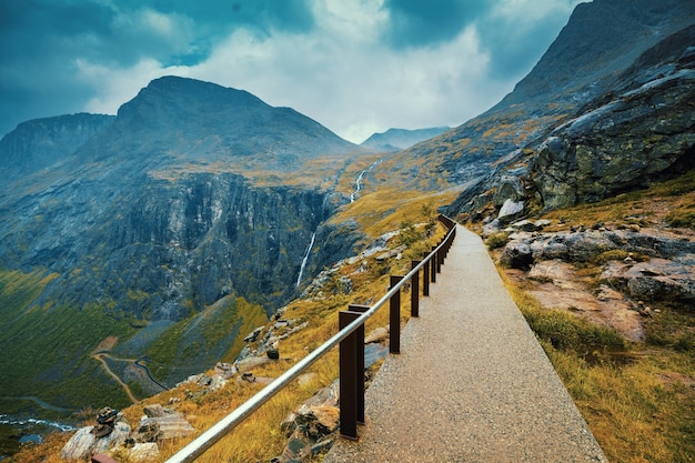 Дорожка на горе Trollstigen Trolls Path Норвегия