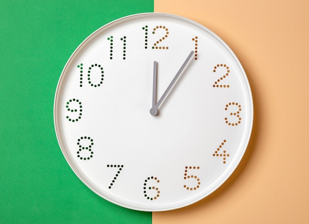 wall clock show one o'clock