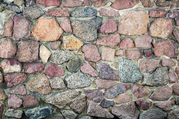 Wall of large multicolored stones