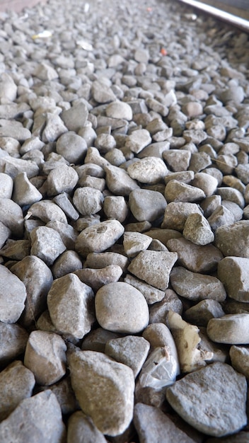 A wall of rocks with the word rock on it