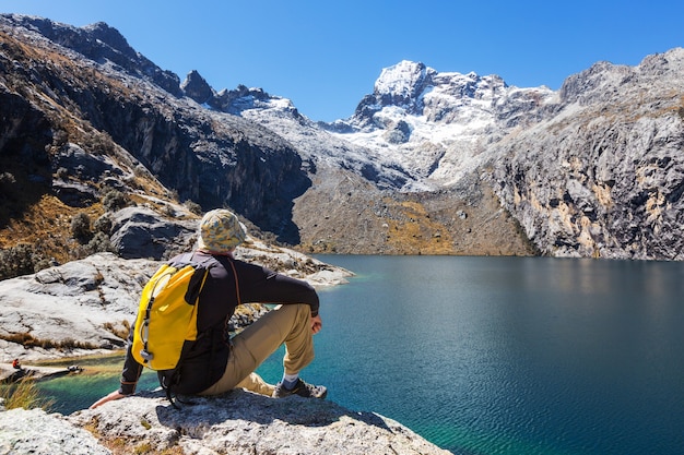 Wandelscène in de bergen van Cordillera, Peru