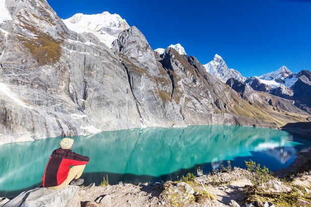 Wandelscène in de bergen van Cordillera, Peru