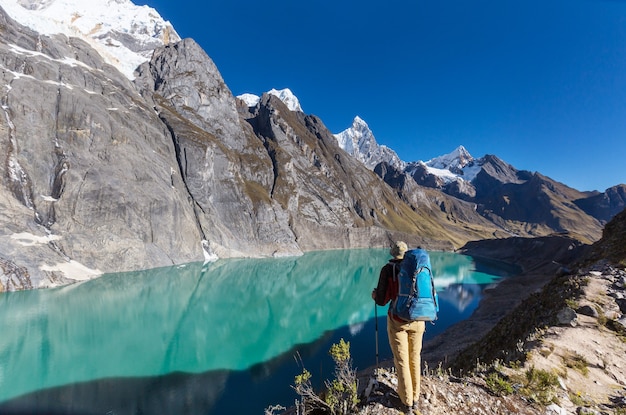 Wandelscène in de bergen van Cordillera, Peru