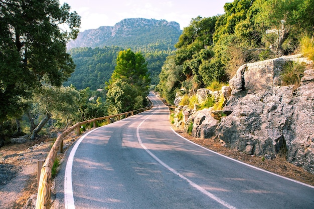 Wandelvakanties Mallorca Spanje Mooie foto met landschap van de Serra de Tramuntana bergen