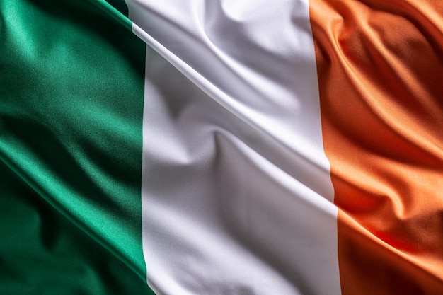 Wapperende vlag van Ierland Nationaal symbool van land en staat