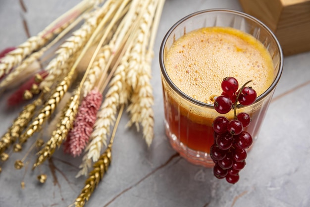 warm alcoholic cocktail based on wine and spices