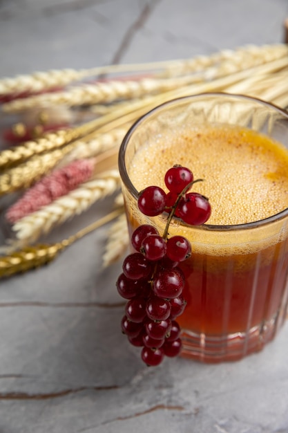 warm alcoholic cocktail based on wine and spices