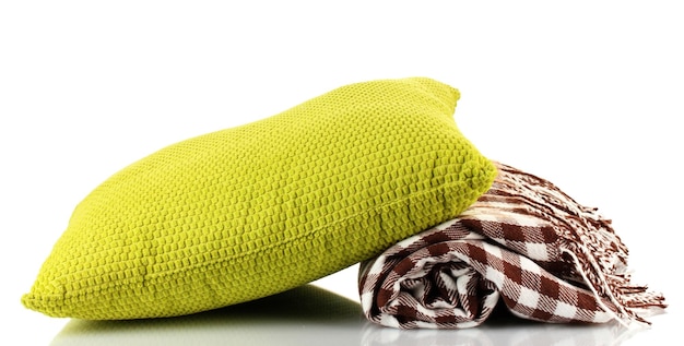 Warm geel en gekleurd kussen geïsoleerd op wit