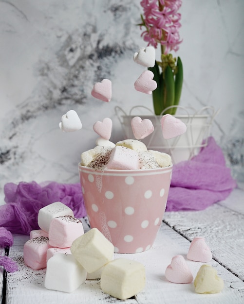 Warme chocolademelk met marshmallows