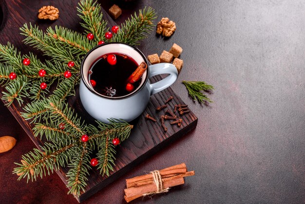 Warme glühwein met diverse kruiden