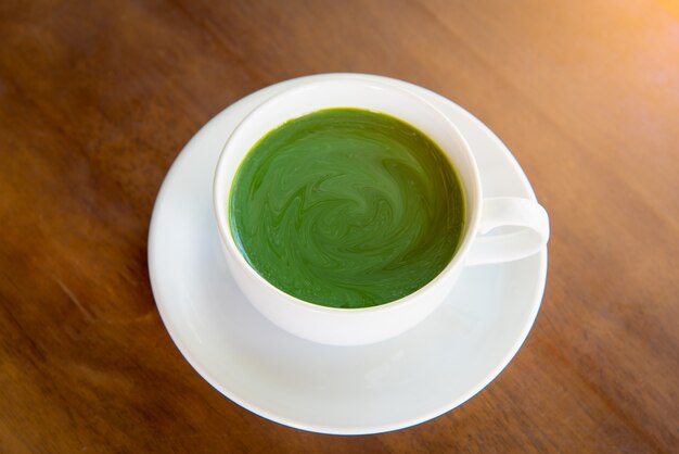 Warme groene thee matcha