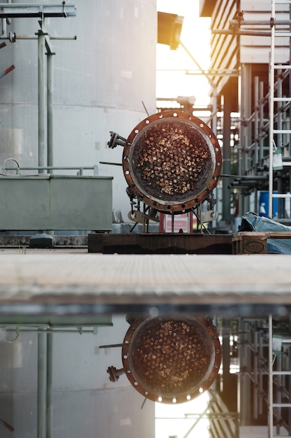 Foto warmtewisselaar shell en tube geblokkeerd in petrochemische industrie