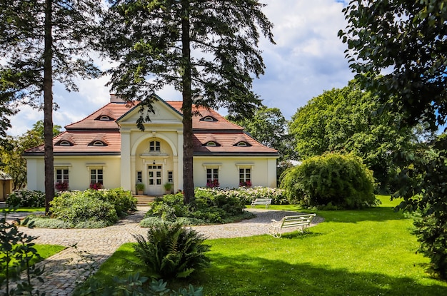 Varsavia polonia agosto villa intrata giardino e museo del palazzo reale di wilanow a varsavia