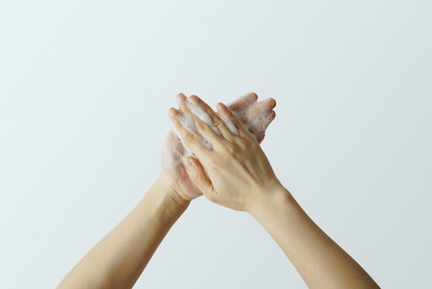 Foto lavati le mani. igiene. mani pulite per prevenire l'infezione.