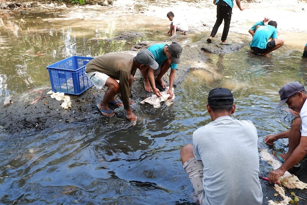 wassen in rivier