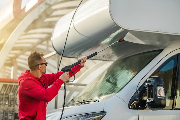 Foto wassen van camperwagens