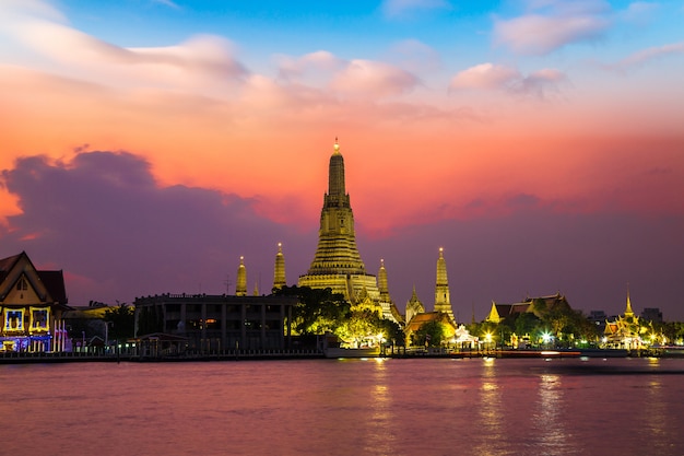 Wat arun temple in bangkok, thailand