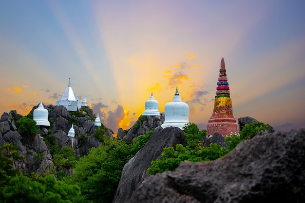 Wat Chaloem Phra Kiat Phrachomklao Rachanusorn Wat Praputthabaht Sudthawat pu pha daeng een openbare tem