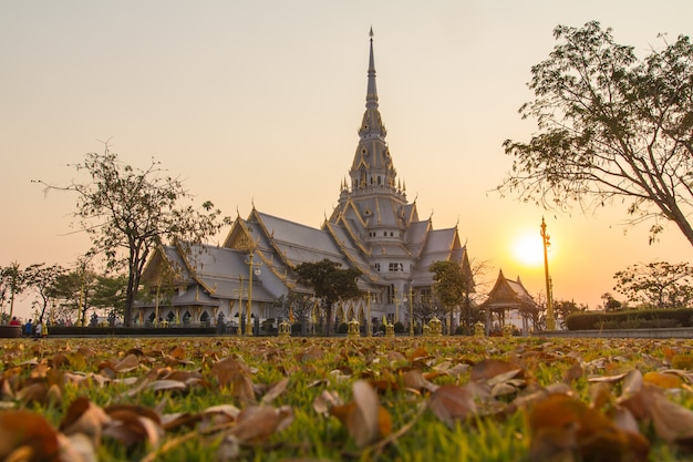 Wat Luang Phor Sothorn, Королевский монастырь Таиланда