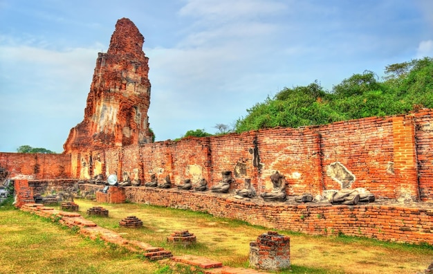Foto wat mahathat-tempel in het ayutthaya historical park thailand een unesco-werelderfgoed