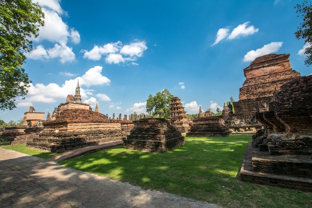 태국 수코타이 역사 공원의 왓 마하탓 사원