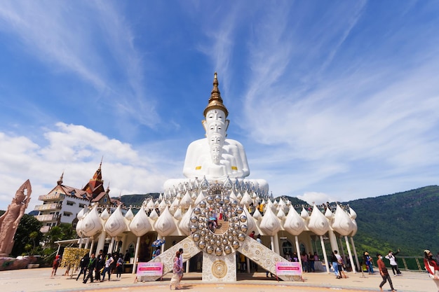 Foto wat pha sorn kaew noto anche come wat phra thart pha kaew è un monastero e tempio buddista