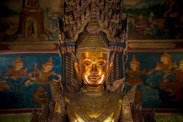 Wat Phnom het Boeddhabeeld