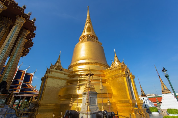 タイのバンコクのワット・プラケオ古代寺院