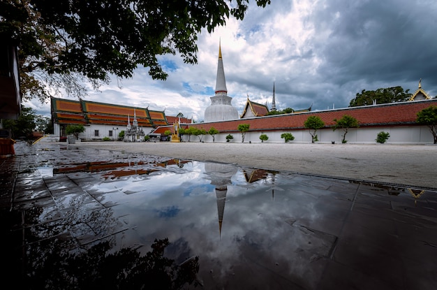 Wat Phra Mahathat Woramahawihan, Самый известный храм в южном Таиланде, Накхон Шри Тхаммарат.