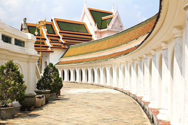 Храм Wat Phra Pathom Jedi