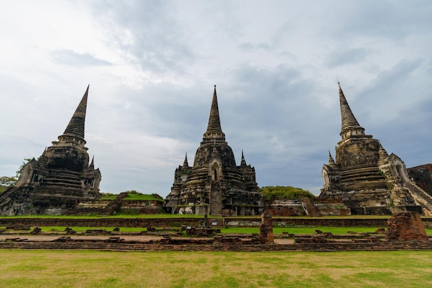 写真 タイのアユタヤにあるアユタヤ歴史公園ユネスコ世界遺産のワット・プラ・シー・サンペット寺院