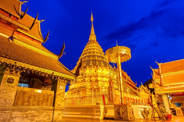 Foto wat phra that doi suthep is toeristische attractie van chiang mai, thailand