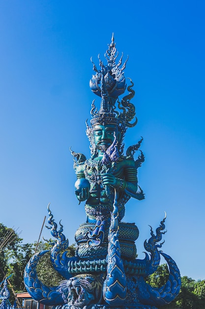 Photo wat rong suea ten  blue temple chiang rai thailand