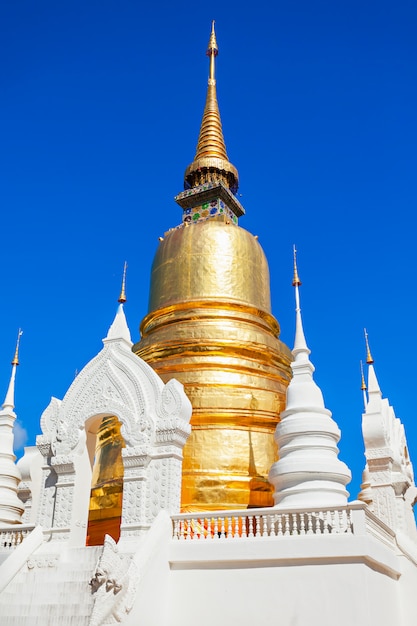 写真 タイのチェンマイのワットスアンドック寺院