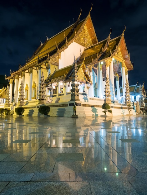 Wat Suthat-tempel is een elegante, mooie en oude geschiedenistempel in Bangkok Thailand