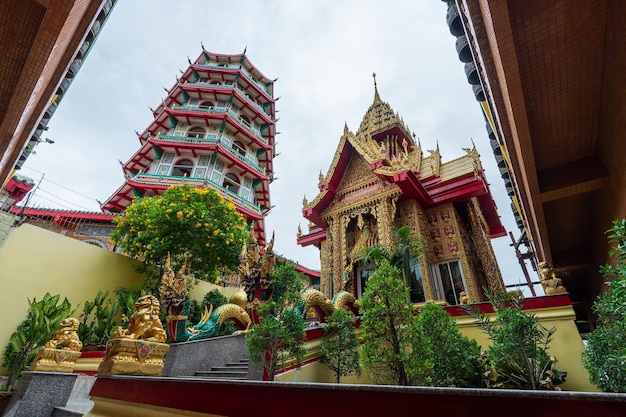 Wat Tham Sua is de mooiste tempel in Kanchanaburi Thailand