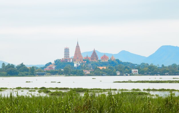 タイのWat Tham Suaカンチャナブリ県